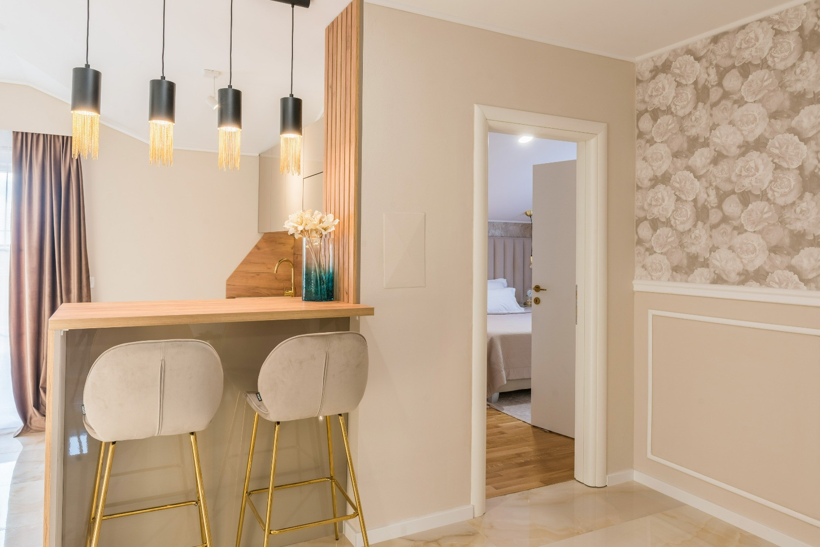 - , Turta apartments & rooms Zadar